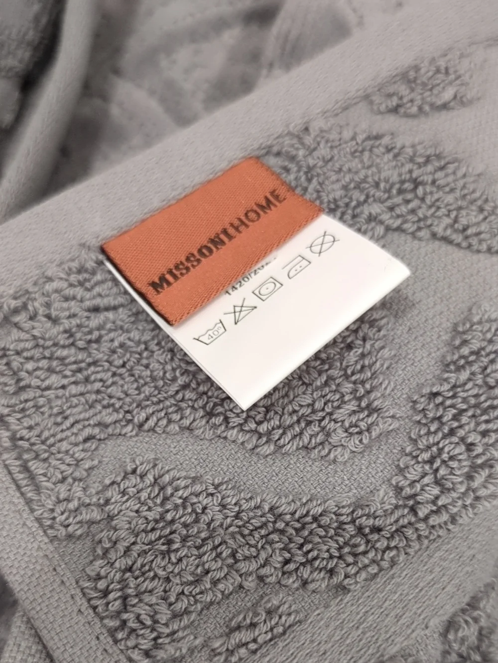 Missoni Home Rex 32 Bath Towels Set of 2 Light Gray NEW Luxury Towels